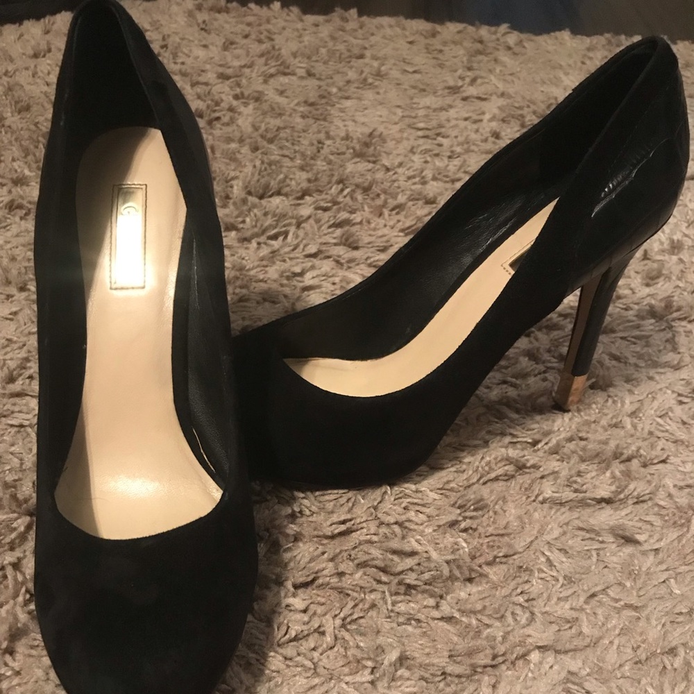 NEARLY PERFECT Guess heels